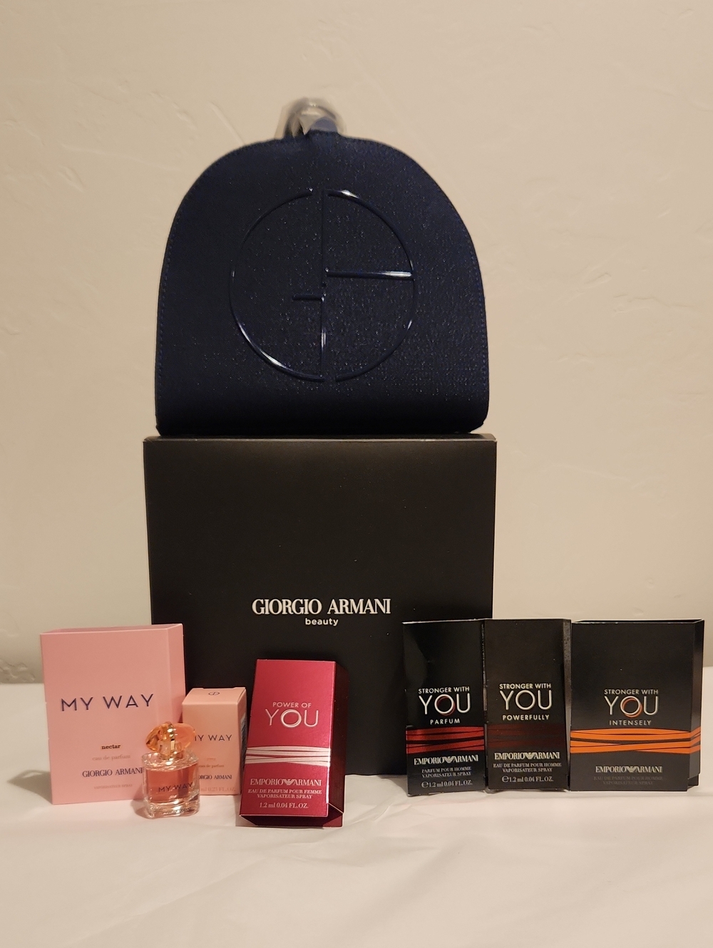NEW! Giorgio Armani Navy Shimmer vanity pouch w/sample set- 7 Piece Set!